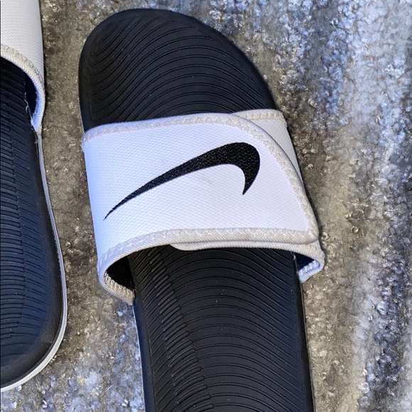 nike slides - Picture 2 of 2